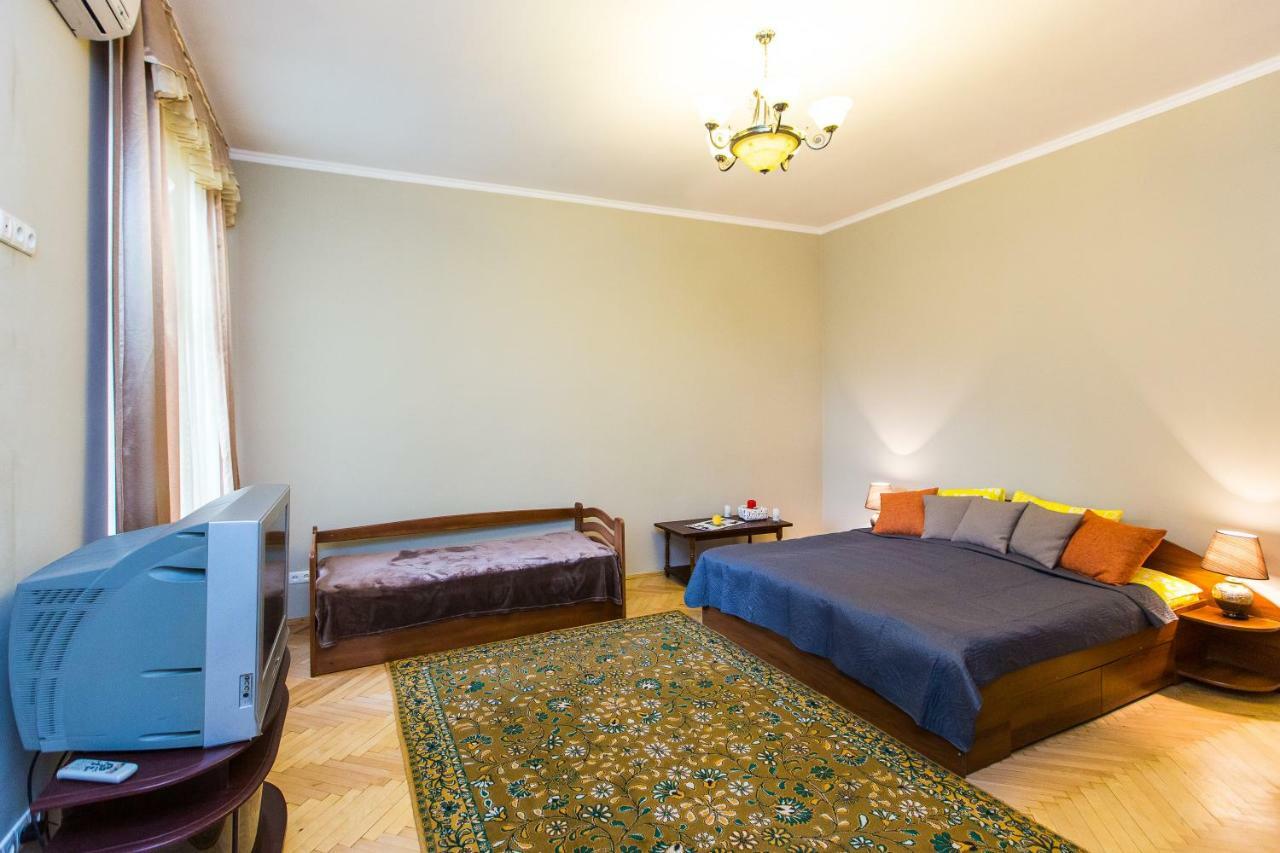 Apartments On Sholom Aleichem Та Ще Варіант Поруч ลวีฟ ภายนอก รูปภาพ